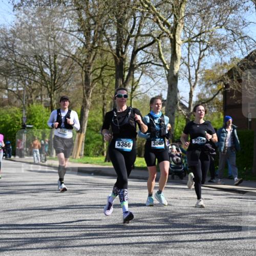 12.04.2026 - 45. Internationalen Wilhelmsburger Insellauf J. Mangold http://msf.ph/oto/9465756 12.04.2026 10:59:06 Ziel 5366, 3044, 3045, 3582, 4896, 2308, 5419, 2931, 2930, 4004, 4004, 2858, 5699, 5698, 4101, 2529 meine-sportfotos.de