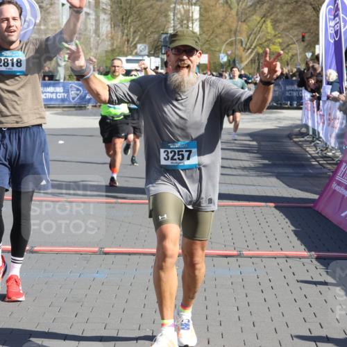 12.04.2026 - 45. Internationalen Wilhelmsburger Insellauf Strokosch-Dieckow http://msf.ph/oto/9465757 12.04.2026 10:58:36 Ziel 3997, 2818, 3257, 2499, 2194, 2900 meine-sportfotos.de