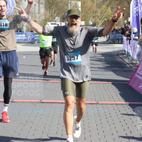 12.04.2026 - 45. Internationalen Wilhelmsburger Insellauf Strokosch-Dieckow http://msf.ph/oto/9465761 12.04.2026 10:58:36 Ziel 3997, 2818, 3257, 2499, 2194, 2900 meine-sportfotos.de