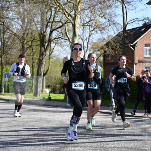 12.04.2026 - 45. Internationalen Wilhelmsburger Insellauf J. Mangold http://msf.ph/oto/9465770 12.04.2026 10:59:07 Ziel 5366, 3044, 3045, 3582, 4896, 2308, 2308, 5419, 2931, 2930, 4004, 2858, 2858, 5699, 5698, 4101, 2529, 3194 meine-sportfotos.de