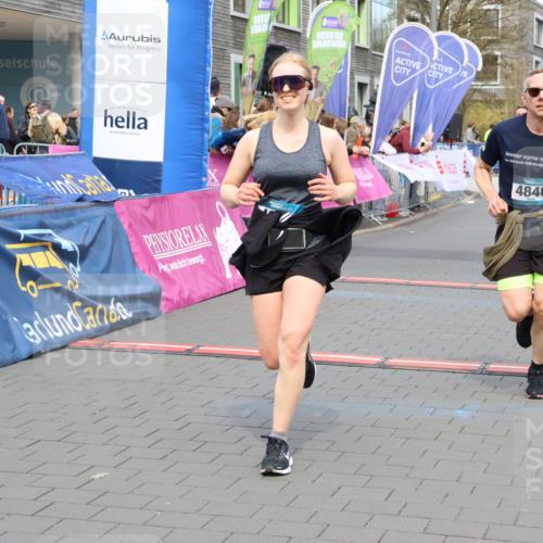 12.04.2026 - 45. Internationalen Wilhelmsburger Insellauf Strokosch-Dieckow http://msf.ph/oto/9465785 12.04.2026 13:12:44 Ziel 4847, 4846, 4850, 4550 meine-sportfotos.de