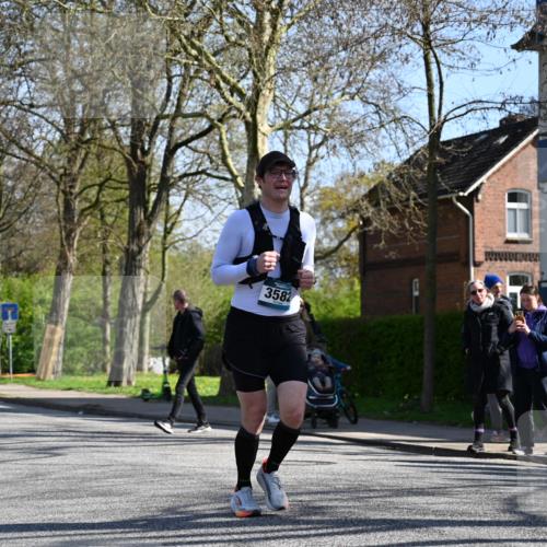 12.04.2026 - 45. Internationalen Wilhelmsburger Insellauf J. Mangold http://msf.ph/oto/9465789 12.04.2026 10:59:08 Ziel 5366, 3044, 3045, 3582, 4896, 2308, 5419, 2931, 2930, 4004, 2858, 5699, 5698, 4101, 2529, 3194 meine-sportfotos.de
