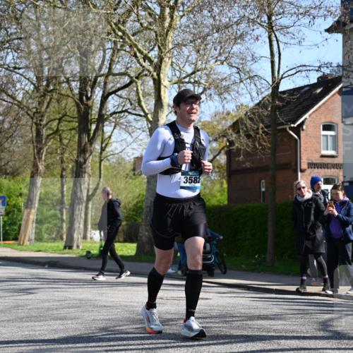 12.04.2026 - 45. Internationalen Wilhelmsburger Insellauf J. Mangold http://msf.ph/oto/9465791 12.04.2026 10:59:08 Ziel 5366, 3044, 3045, 3582, 4896, 2308, 5419, 2931, 2930, 4004, 2858, 5699, 5698, 4101, 2529, 3194 meine-sportfotos.de