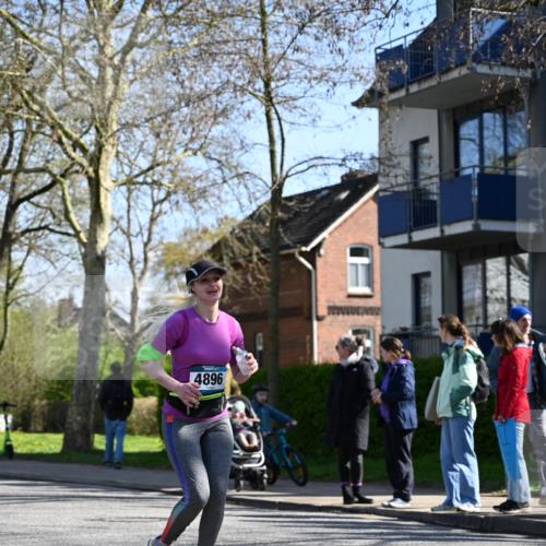 12.04.2026 - 45. Internationalen Wilhelmsburger Insellauf J. Mangold http://msf.ph/oto/9465801 12.04.2026 10:59:11 Ziel 5366, 3044, 3045, 3582, 4896, 2308, 5419, 2931, 2930, 4004, 2858, 5699, 5698, 4101, 2529, 3194 meine-sportfotos.de