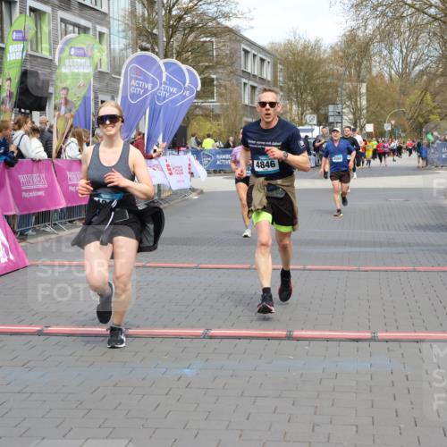 12.04.2026 - 45. Internationalen Wilhelmsburger Insellauf Strokosch-Dieckow http://msf.ph/oto/9465803 12.04.2026 13:12:43 Ziel 4847, 4846, 4850, 4550 meine-sportfotos.de