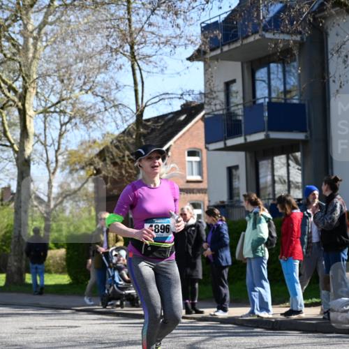 12.04.2026 - 45. Internationalen Wilhelmsburger Insellauf J. Mangold http://msf.ph/oto/9465809 12.04.2026 10:59:12 Ziel 5366, 3044, 3045, 3582, 4896, 2308, 5419, 2931, 2930, 4004, 2858, 5699, 5698, 4101, 2529, 3194 meine-sportfotos.de