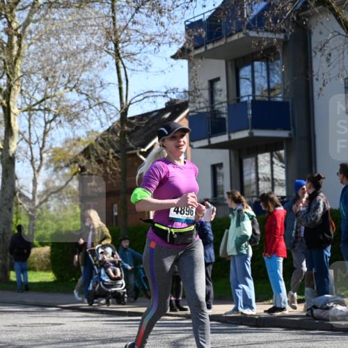 12.04.2026 - 45. Internationalen Wilhelmsburger Insellauf J. Mangold http://msf.ph/oto/9465813 12.04.2026 10:59:12 Ziel 5366, 3044, 3045, 3582, 4896, 2308, 5419, 2931, 2930, 4004, 2858, 5699, 5698, 4101, 2529, 3194 meine-sportfotos.de