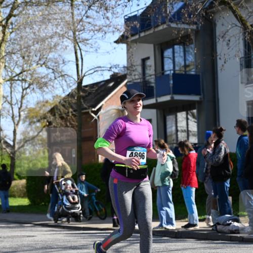 12.04.2026 - 45. Internationalen Wilhelmsburger Insellauf J. Mangold http://msf.ph/oto/9465815 12.04.2026 10:59:12 Ziel 5366, 3044, 3045, 3582, 4896, 2308, 5419, 2931, 2930, 4004, 2858, 5699, 5698, 4101, 2529, 3194 meine-sportfotos.de