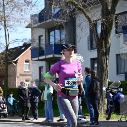12.04.2026 - 45. Internationalen Wilhelmsburger Insellauf J. Mangold http://msf.ph/oto/9465820 12.04.2026 10:59:12 Ziel 5366, 3044, 3045, 3582, 4896, 2308, 5419, 2931, 2930, 4004, 2858, 5699, 5698, 4101, 2529, 3194 meine-sportfotos.de