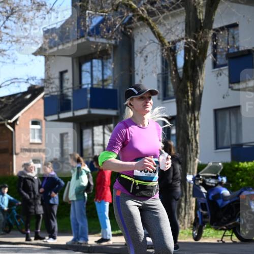 12.04.2026 - 45. Internationalen Wilhelmsburger Insellauf J. Mangold http://msf.ph/oto/9465822 12.04.2026 10:59:12 Ziel 5366, 3044, 3045, 3582, 4896, 2308, 5419, 2931, 2930, 4004, 2858, 5699, 5698, 4101, 2529, 3194 meine-sportfotos.de