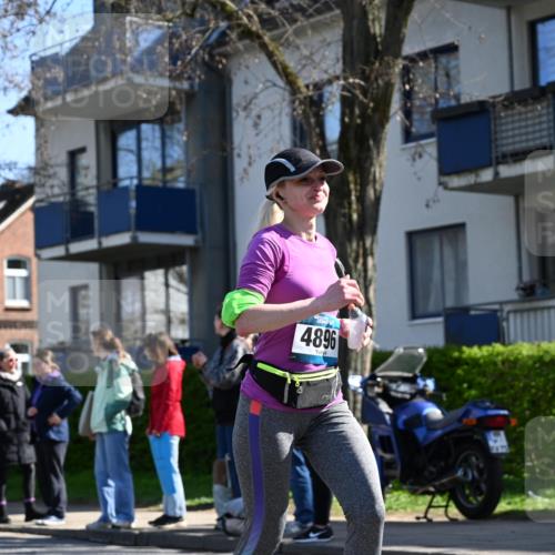 12.04.2026 - 45. Internationalen Wilhelmsburger Insellauf J. Mangold http://msf.ph/oto/9465824 12.04.2026 10:59:12 Ziel 5366, 3044, 3045, 3582, 4896, 2308, 5419, 2931, 2930, 4004, 2858, 5699, 5698, 4101, 2529, 3194 meine-sportfotos.de