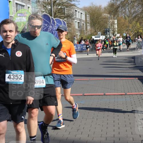 12.04.2026 - 45. Internationalen Wilhelmsburger Insellauf Strokosch-Dieckow http://msf.ph/oto/9465835 12.04.2026 10:58:50 Ziel 4394, 3665 meine-sportfotos.de