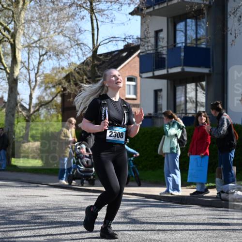 12.04.2026 - 45. Internationalen Wilhelmsburger Insellauf J. Mangold http://msf.ph/oto/9465841 12.04.2026 10:59:18 Ziel 5366, 3044, 3045, 3582, 4896, 2308, 5419, 2931, 2930, 4004, 4004, 2858, 5699, 5698, 4101, 2529, 2529, 3194, 3367, 3468, 2665 meine-sportfotos.de