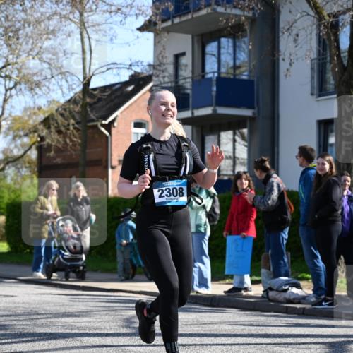 12.04.2026 - 45. Internationalen Wilhelmsburger Insellauf J. Mangold http://msf.ph/oto/9465846 12.04.2026 10:59:18 Ziel 5366, 3044, 3045, 3582, 4896, 2308, 5419, 2931, 2930, 4004, 4004, 2858, 5699, 5698, 4101, 2529, 2529, 3194, 3367, 3468, 2665 meine-sportfotos.de