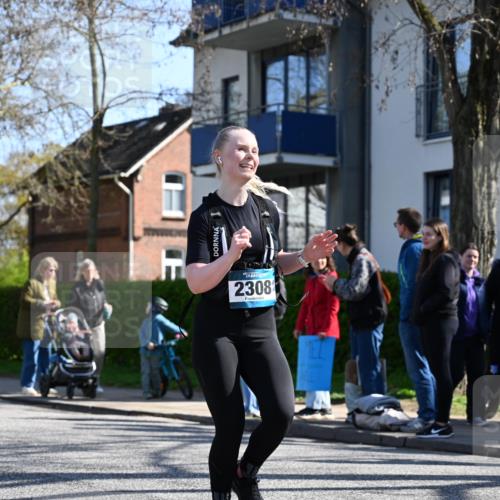 12.04.2026 - 45. Internationalen Wilhelmsburger Insellauf J. Mangold http://msf.ph/oto/9465848 12.04.2026 10:59:19 Ziel 5366, 3044, 3045, 3582, 4896, 2308, 5419, 2931, 2930, 4004, 2858, 2858, 5699, 5698, 4101, 2529, 3194, 3194, 3367, 3468, 2665 meine-sportfotos.de