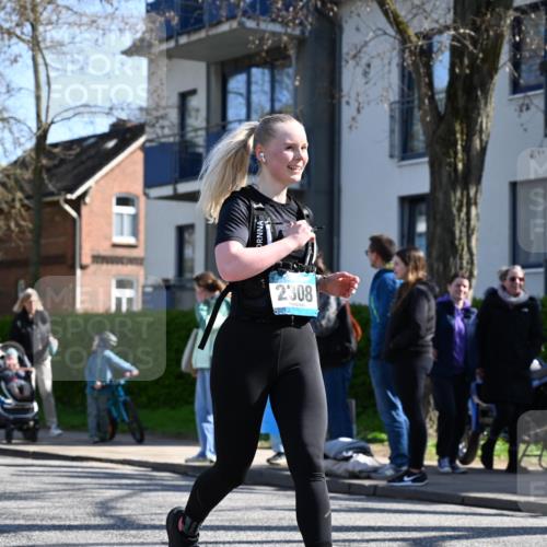 12.04.2026 - 45. Internationalen Wilhelmsburger Insellauf J. Mangold http://msf.ph/oto/9465850 12.04.2026 10:59:19 Ziel 5366, 3044, 3045, 3582, 4896, 2308, 5419, 2931, 2930, 4004, 2858, 2858, 5699, 5698, 4101, 2529, 3194, 3194, 3367, 3468, 2665 meine-sportfotos.de