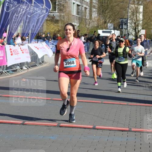 12.04.2026 - 45. Internationalen Wilhelmsburger Insellauf Strokosch-Dieckow http://msf.ph/oto/9465851 12.04.2026 10:58:55 Ziel 3968, 4577, 5703, 3142, 5468, 3140 meine-sportfotos.de