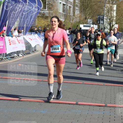 12.04.2026 - 45. Internationalen Wilhelmsburger Insellauf Strokosch-Dieckow http://msf.ph/oto/9465856 12.04.2026 10:58:55 Ziel 3968, 4577, 5703, 3142, 5468, 3140 meine-sportfotos.de