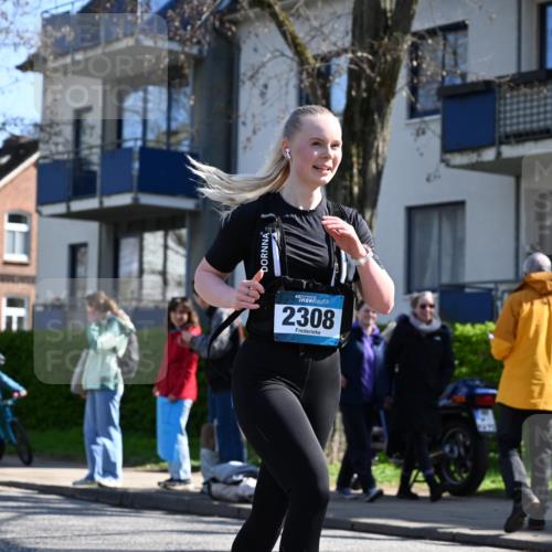 12.04.2026 - 45. Internationalen Wilhelmsburger Insellauf J. Mangold http://msf.ph/oto/9465858 12.04.2026 10:59:19 Ziel 5366, 3044, 3045, 3582, 4896, 2308, 5419, 2931, 2930, 4004, 2858, 2858, 5699, 5698, 4101, 2529, 3194, 3194, 3367, 3468, 2665 meine-sportfotos.de