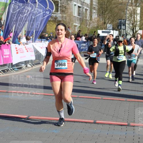 12.04.2026 - 45. Internationalen Wilhelmsburger Insellauf Strokosch-Dieckow http://msf.ph/oto/9465883 12.04.2026 10:58:55 Ziel 3968, 4577, 5703, 3142, 5468, 3140 meine-sportfotos.de