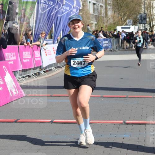 12.04.2026 - 45. Internationalen Wilhelmsburger Insellauf Strokosch-Dieckow http://msf.ph/oto/9465891 12.04.2026 11:16:29 Ziel 2467, 2468, 2296 meine-sportfotos.de