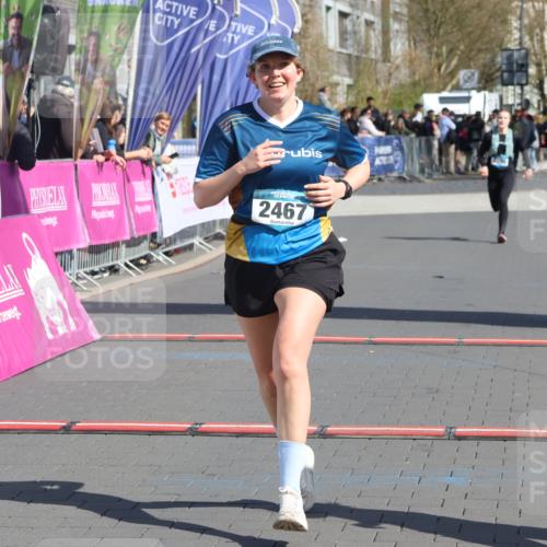12.04.2026 - 45. Internationalen Wilhelmsburger Insellauf Strokosch-Dieckow http://msf.ph/oto/9465897 12.04.2026 11:16:29 Ziel 2467, 2468, 2296 meine-sportfotos.de