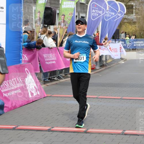 12.04.2026 - 45. Internationalen Wilhelmsburger Insellauf Strokosch-Dieckow http://msf.ph/oto/9465898 12.04.2026 13:12:32 Ziel 4328, 4276, 5031, 4532, 2742, 5437 meine-sportfotos.de