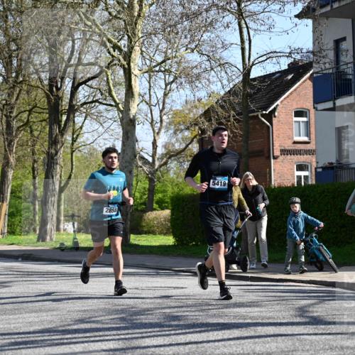 12.04.2026 - 45. Internationalen Wilhelmsburger Insellauf J. Mangold http://msf.ph/oto/9465905 12.04.2026 10:59:26 Ziel 4896, 2308, 5419, 2931, 2930, 4004, 2858, 5699, 5698, 4101, 2529, 3194, 3367, 3468, 2665, 2988, 4289, 3723, 3797, 3727 meine-sportfotos.de