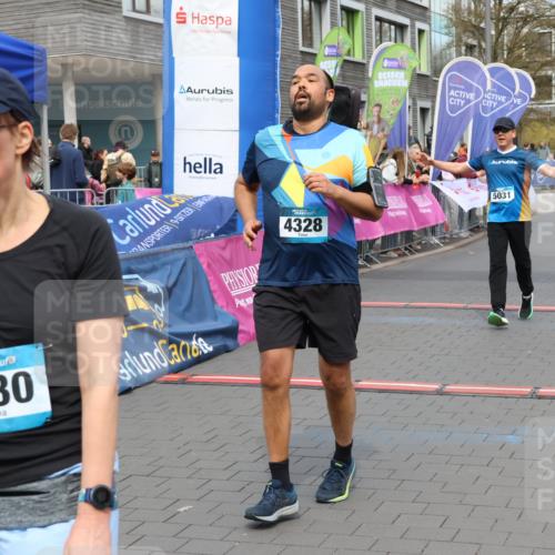 12.04.2026 - 45. Internationalen Wilhelmsburger Insellauf Strokosch-Dieckow http://msf.ph/oto/9465916 12.04.2026 13:12:31 Ziel 2024, 4328, 4276, 5031, 4532, 2742 meine-sportfotos.de