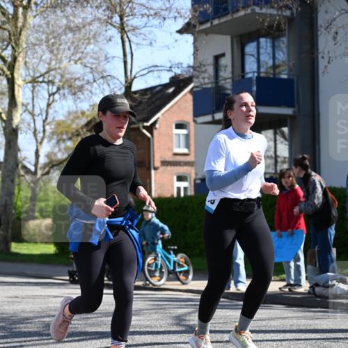 12.04.2026 - 45. Internationalen Wilhelmsburger Insellauf J. Mangold http://msf.ph/oto/9465921 12.04.2026 10:59:31 Ziel 2308, 5419, 2931, 2930, 4004, 2858, 5699, 5698, 4101, 2529, 3194, 3194, 3367, 3468, 2665, 2988, 4289, 3723, 3797, 3727, 2166 meine-sportfotos.de