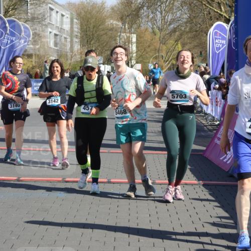 12.04.2026 - 45. Internationalen Wilhelmsburger Insellauf Strokosch-Dieckow http://msf.ph/oto/9465927 12.04.2026 10:58:59 Ziel 3968, 4577, 5703, 3142, 5468, 3140, 4071, 2553 meine-sportfotos.de