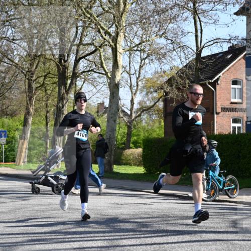 12.04.2026 - 45. Internationalen Wilhelmsburger Insellauf J. Mangold http://msf.ph/oto/9465929 12.04.2026 10:59:35 Ziel 5419, 2931, 2930, 4004, 2858, 5699, 5698, 4101, 2529, 3194, 3367, 3468, 2665, 2988, 4289, 3723, 3797, 3727, 2166 meine-sportfotos.de