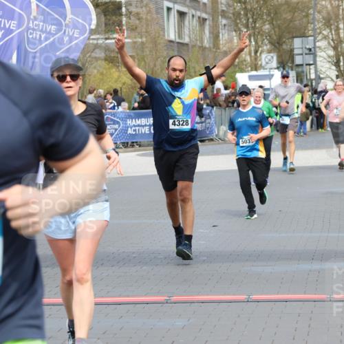 12.04.2026 - 45. Internationalen Wilhelmsburger Insellauf Strokosch-Dieckow http://msf.ph/oto/9465956 12.04.2026 13:12:27 Ziel 4480, 4987, 2445, 4930, 2024, 4328, 4276, 5031 meine-sportfotos.de