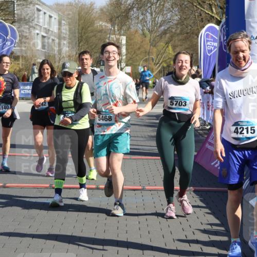 12.04.2026 - 45. Internationalen Wilhelmsburger Insellauf Strokosch-Dieckow http://msf.ph/oto/9465959 12.04.2026 10:58:59 Ziel 3968, 4577, 5703, 3142, 5468, 3140, 4071, 2553 meine-sportfotos.de
