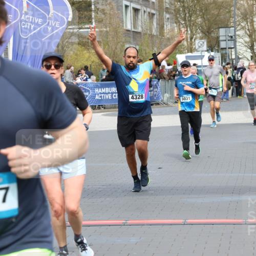 12.04.2026 - 45. Internationalen Wilhelmsburger Insellauf Strokosch-Dieckow http://msf.ph/oto/9465966 12.04.2026 13:12:27 Ziel 4480, 4987, 2445, 4930, 2024, 4328, 4276, 5031 meine-sportfotos.de