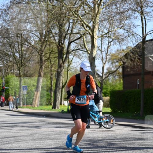 12.04.2026 - 45. Internationalen Wilhelmsburger Insellauf J. Mangold http://msf.ph/oto/9465968 12.04.2026 10:59:38 Ziel 5419, 2931, 2930, 4004, 2858, 5699, 5698, 4101, 2529, 3194, 3367, 3468, 2665, 2988, 4289, 3723, 3797, 3727, 2166, 2977, 4107, 4152 meine-sportfotos.de