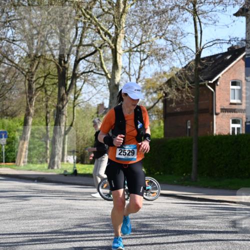 12.04.2026 - 45. Internationalen Wilhelmsburger Insellauf J. Mangold http://msf.ph/oto/9465978 12.04.2026 10:59:38 Ziel 5419, 2931, 2930, 4004, 2858, 5699, 5698, 4101, 2529, 3194, 3367, 3468, 2665, 2988, 4289, 3723, 3797, 3727, 2166, 2977, 4107, 4152 meine-sportfotos.de