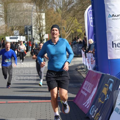 12.04.2026 - 45. Internationalen Wilhelmsburger Insellauf Strokosch-Dieckow http://msf.ph/oto/9465980 12.04.2026 10:59:11 Ziel 2989, 3825, 5615, 3150 meine-sportfotos.de