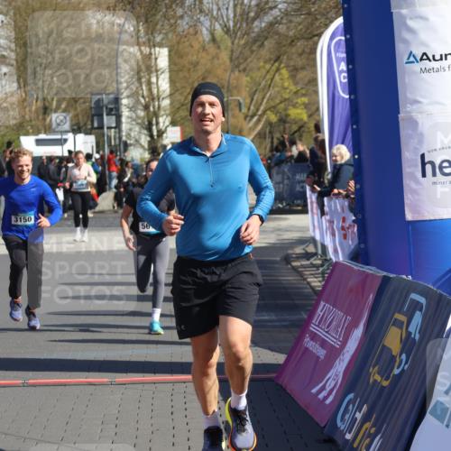 12.04.2026 - 45. Internationalen Wilhelmsburger Insellauf Strokosch-Dieckow http://msf.ph/oto/9465985 12.04.2026 10:59:11 Ziel 2989, 3825, 5615, 3150 meine-sportfotos.de