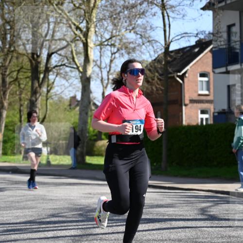 12.04.2026 - 45. Internationalen Wilhelmsburger Insellauf J. Mangold http://msf.ph/oto/9465990 12.04.2026 10:59:42 Ziel 4004, 2858, 5699, 5698, 4101, 2529, 3194, 3367, 3468, 2665, 2988, 4289, 3723, 3797, 3727, 2166, 2977, 4107, 4152, 2646 meine-sportfotos.de