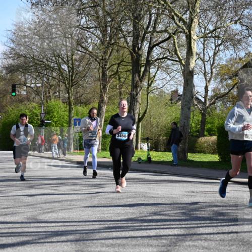 12.04.2026 - 45. Internationalen Wilhelmsburger Insellauf J. Mangold http://msf.ph/oto/9465999 12.04.2026 10:59:44 Ziel 2858, 5699, 5698, 4101, 2529, 3194, 3367, 3468, 2665, 2988, 4289, 3723, 2988, 4289, 3723, 3797, 3727, 2166, 2977, 4107, 4152, 2646, 4991, 4993 meine-sportfotos.de