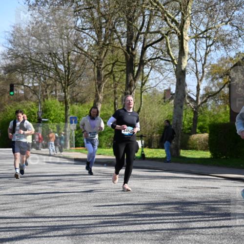 12.04.2026 - 45. Internationalen Wilhelmsburger Insellauf J. Mangold http://msf.ph/oto/9466005 12.04.2026 10:59:44 Ziel 2858, 5699, 5698, 4101, 2529, 3194, 3367, 3468, 2665, 2988, 4289, 3723, 2988, 4289, 3723, 3797, 3727, 2166, 2977, 4107, 4152, 2646, 4991, 4993 meine-sportfotos.de