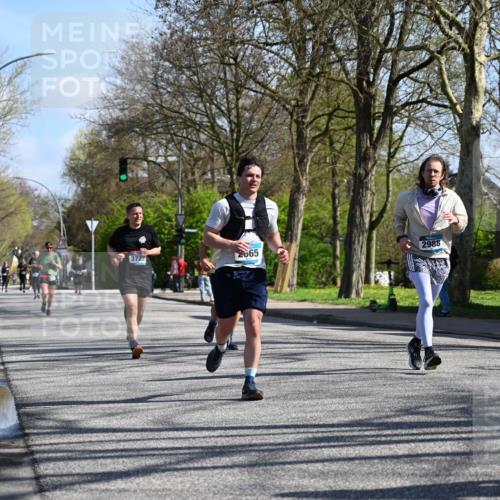12.04.2026 - 45. Internationalen Wilhelmsburger Insellauf J. Mangold http://msf.ph/oto/9466007 12.04.2026 10:59:47 Ziel 5699, 5698, 4101, 2529, 3194, 3367, 3468, 2665, 2988, 4289, 3723, 3797, 3727, 2166, 2977, 4107, 4152, 2646, 4991, 4993 meine-sportfotos.de