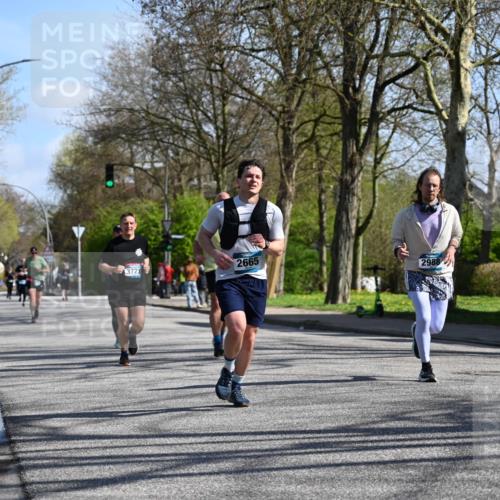 12.04.2026 - 45. Internationalen Wilhelmsburger Insellauf J. Mangold http://msf.ph/oto/9466011 12.04.2026 10:59:47 Ziel 5699, 5698, 4101, 2529, 3194, 3367, 3468, 2665, 2988, 4289, 3723, 3797, 3727, 2166, 2977, 4107, 4152, 2646, 4991, 4993 meine-sportfotos.de