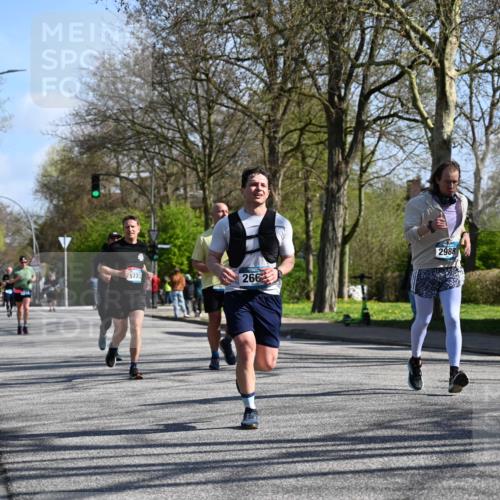 12.04.2026 - 45. Internationalen Wilhelmsburger Insellauf J. Mangold http://msf.ph/oto/9466020 12.04.2026 10:59:47 Ziel 5699, 5698, 4101, 2529, 3194, 3367, 3468, 2665, 2988, 4289, 3723, 3797, 3727, 2166, 2977, 4107, 4152, 2646, 4991, 4993 meine-sportfotos.de