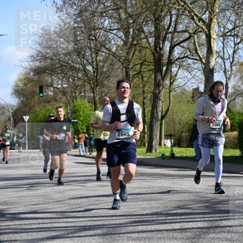 12.04.2026 - 45. Internationalen Wilhelmsburger Insellauf J. Mangold http://msf.ph/oto/9466022 12.04.2026 10:59:47 Ziel 5699, 5698, 4101, 2529, 3194, 3367, 3468, 2665, 2988, 4289, 3723, 3797, 3727, 2166, 2977, 4107, 4152, 2646, 4991, 4993 meine-sportfotos.de