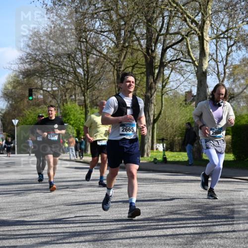 12.04.2026 - 45. Internationalen Wilhelmsburger Insellauf J. Mangold http://msf.ph/oto/9466024 12.04.2026 10:59:47 Ziel 5699, 5698, 4101, 2529, 3194, 3367, 3468, 2665, 2988, 4289, 3723, 3797, 3727, 2166, 2977, 4107, 4152, 2646, 4991, 4993 meine-sportfotos.de