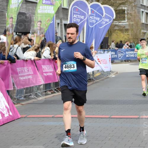 12.04.2026 - 45. Internationalen Wilhelmsburger Insellauf Strokosch-Dieckow http://msf.ph/oto/9466027 12.04.2026 13:12:21 Ziel 3138, 5402, 2136, 4683, 5640, 4480, 4987, 2445 meine-sportfotos.de