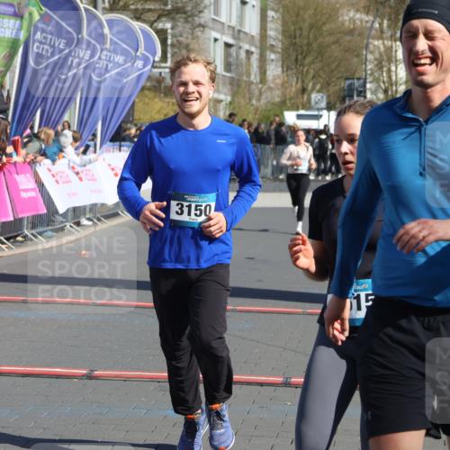12.04.2026 - 45. Internationalen Wilhelmsburger Insellauf Strokosch-Dieckow http://msf.ph/oto/9466033 12.04.2026 10:59:14 Ziel 2989, 3825, 5615, 3150 meine-sportfotos.de