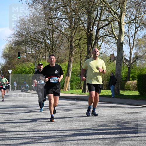 12.04.2026 - 45. Internationalen Wilhelmsburger Insellauf J. Mangold http://msf.ph/oto/9466036 12.04.2026 10:59:49 Ziel 4101, 2529, 3194, 3367, 3468, 2665, 2988, 4289, 3723, 3797, 3727, 2166, 2977, 4107, 4152, 2646, 4991, 4993, 3953 meine-sportfotos.de